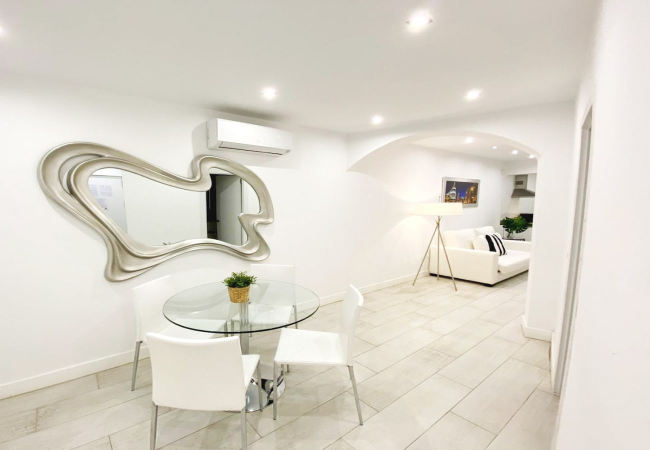 Apartahotel en Madrid - Apartamento de diseño en Plaza Mayor P1D 