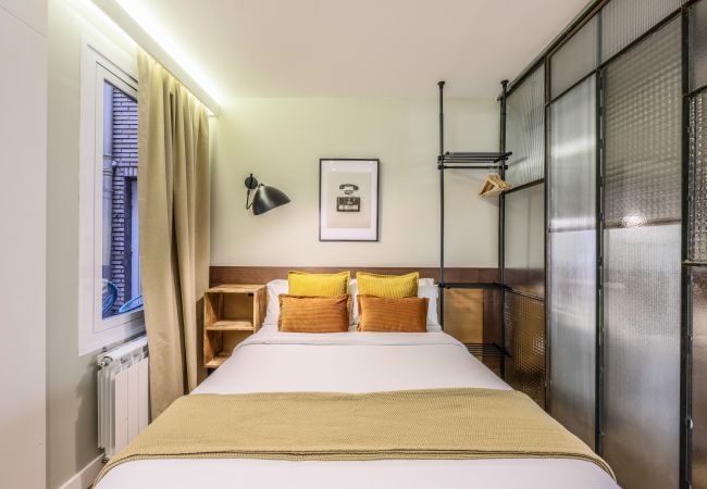 Apartamento en Madrid - Diseño y Confort en el Corazón de Madrid Chueca I1I