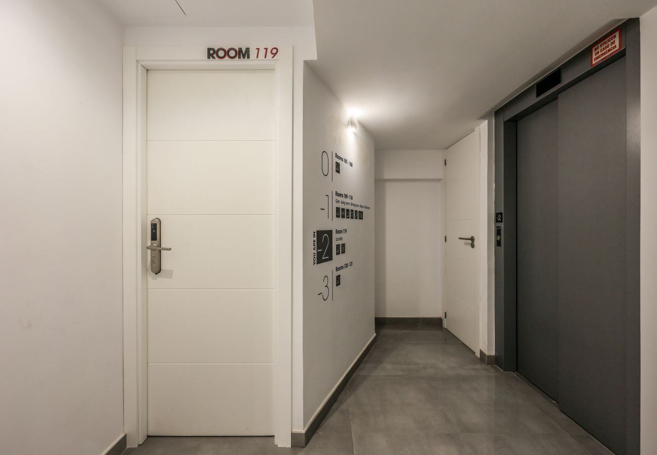 Alquiler por habitaciones en Madrid - Espectacular habitación doble con gimnasio B106 
