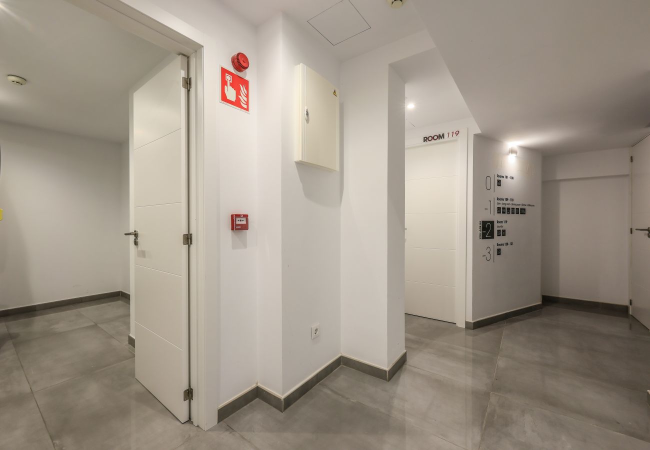 Alquiler por habitaciones en Madrid - Espectacular habitación doble con gimnasio B103 