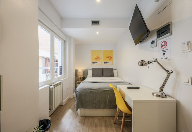 Alquiler por habitaciones en Madrid - Espectacular habitación doble con gimnasio B109 