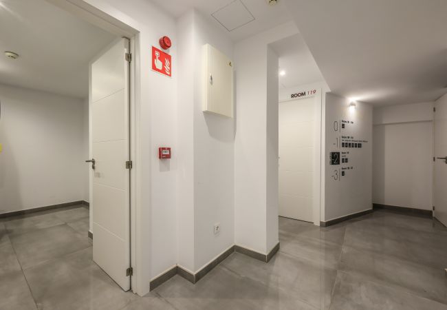 Alquiler por habitaciones en Madrid - Espectacular habitación doble con gimnasio B109 