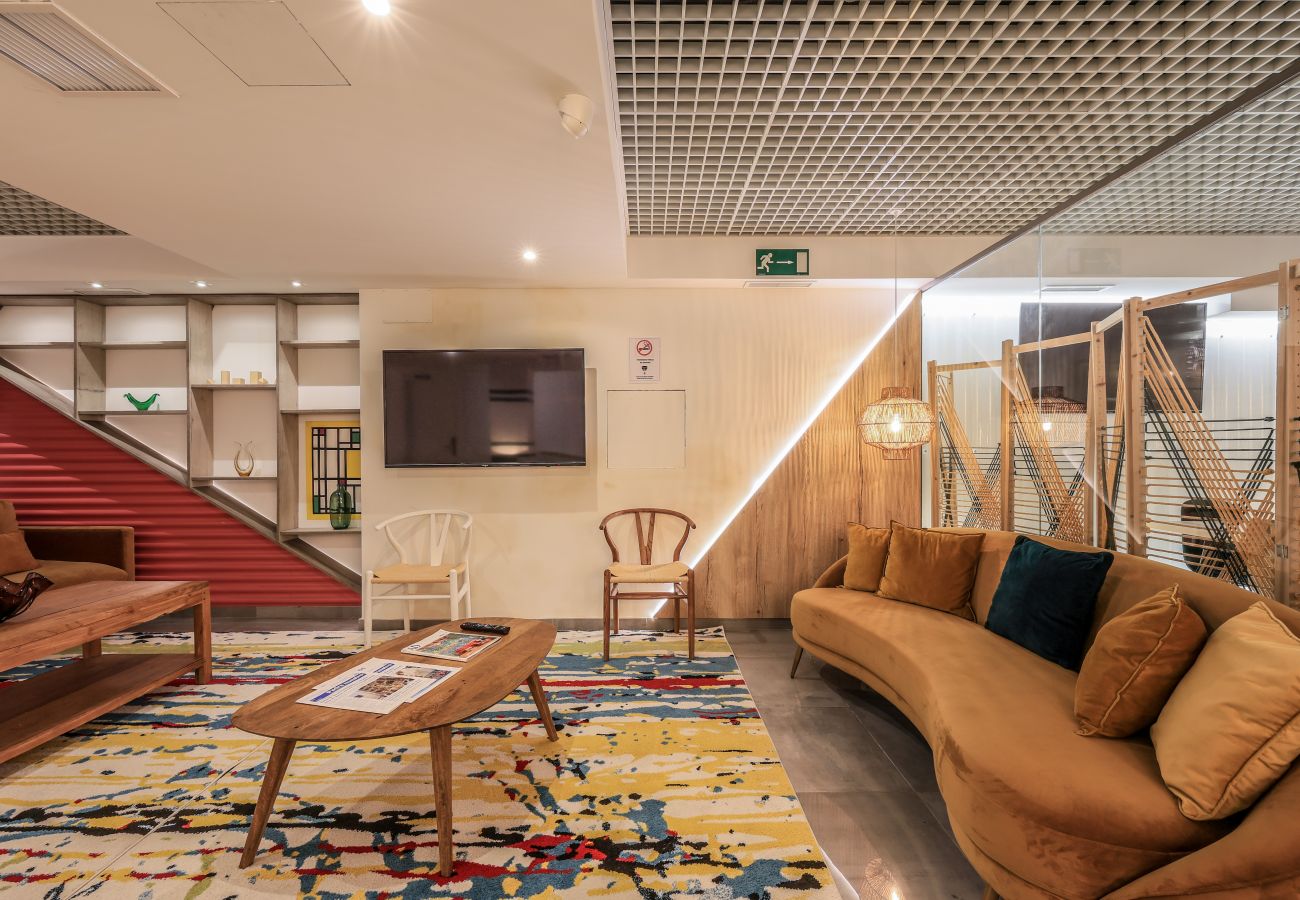 Alquiler por habitaciones en Madrid - Espectacular habitación doble con gimnasio B118 