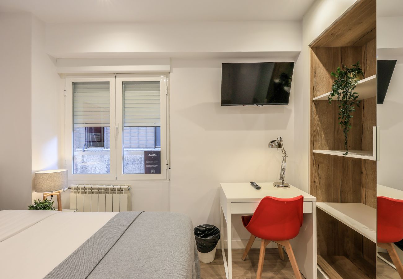 Alquiler por habitaciones en Madrid - Espectacular habitación doble con gimnasio B108 