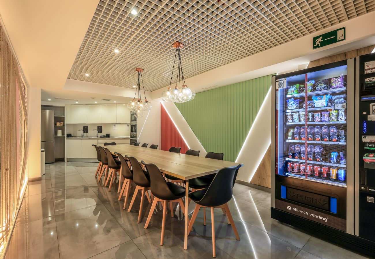 Alquiler por habitaciones en Madrid - Espectacular habitación doble con gimnasio B108 