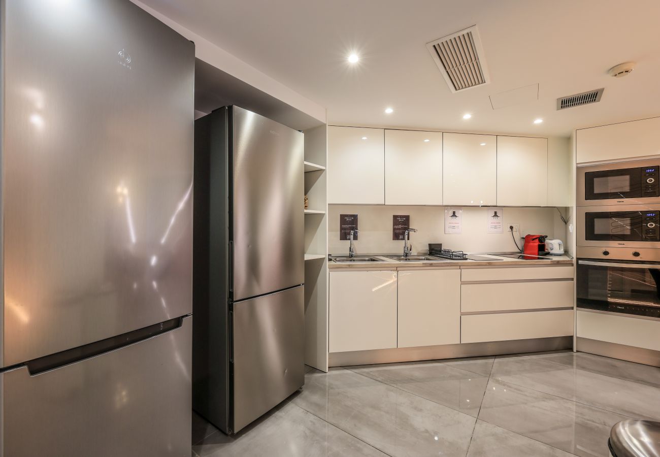 Alquiler por habitaciones en Madrid - Espectacular habitación doble con gimnasio B108 