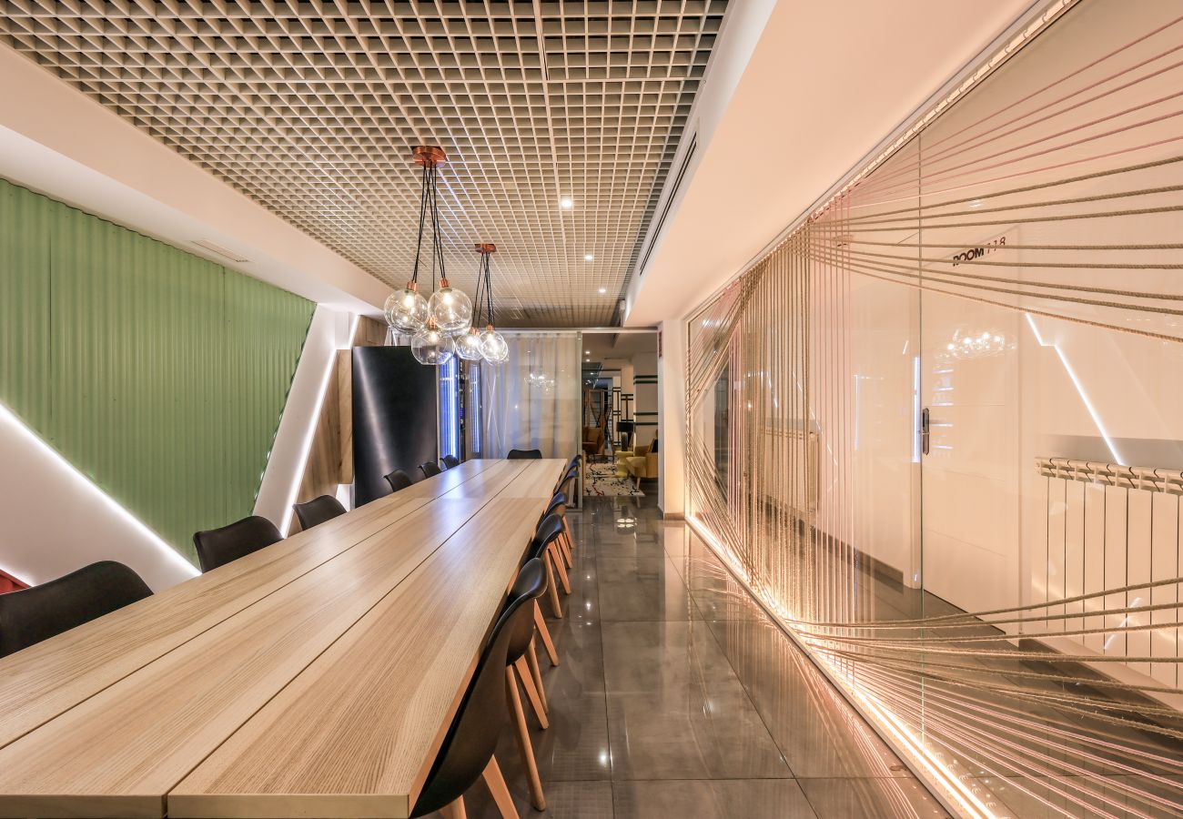 Alquiler por habitaciones en Madrid - Espectacular habitación doble con gimnasio B108 