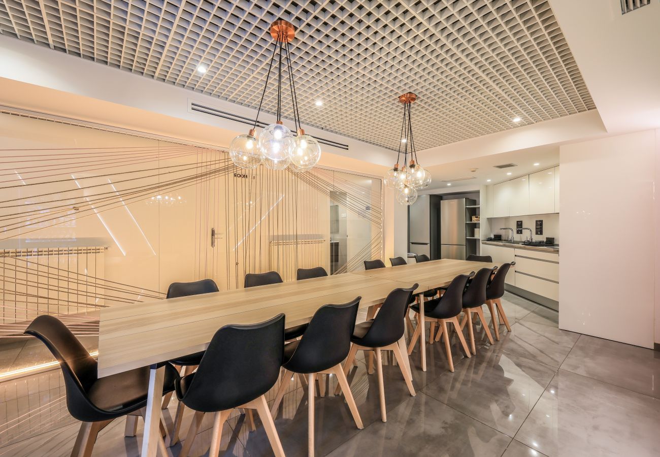 Alquiler por habitaciones en Madrid - Espectacular habitación doble con gimnasio B108 