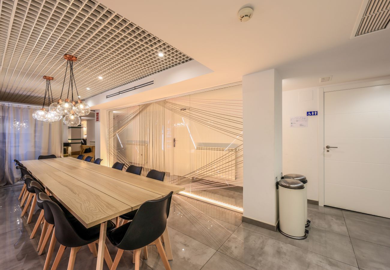Alquiler por habitaciones en Madrid - Espectacular habitación doble con gimnasio B108 