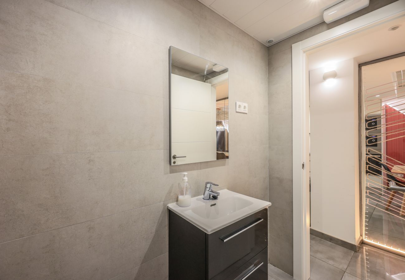 Alquiler por habitaciones en Madrid - Espectacular habitación doble con gimnasio B108 