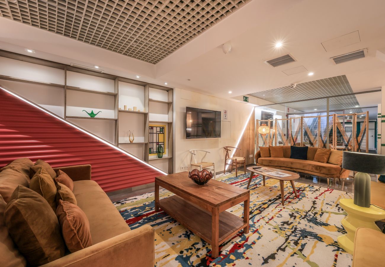 Alquiler por habitaciones en Madrid - Espectacular habitación doble con gimnasio B108 
