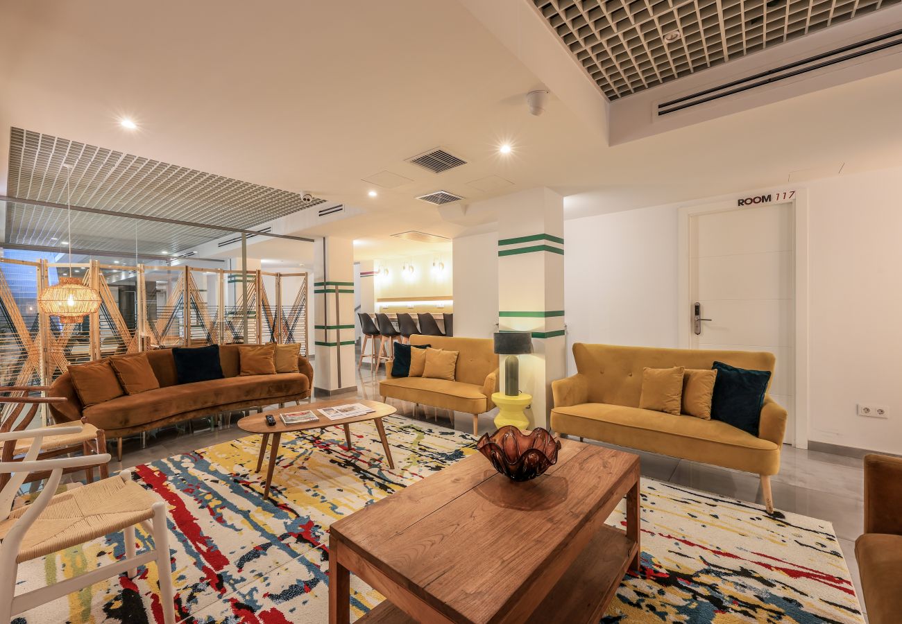 Alquiler por habitaciones en Madrid - Espectacular habitación doble con gimnasio B108 