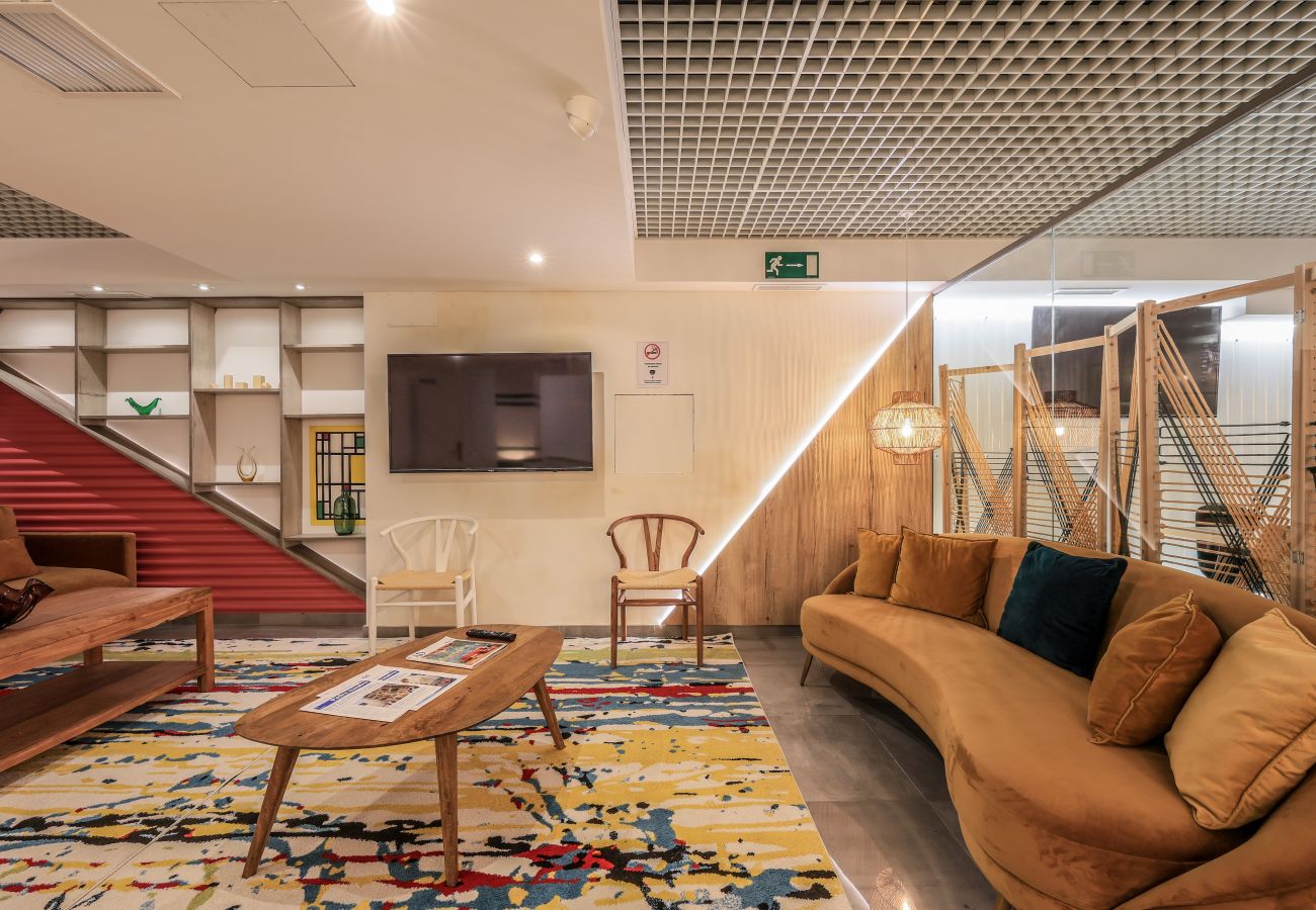 Alquiler por habitaciones en Madrid - Espectacular habitación doble con gimnasio B108 