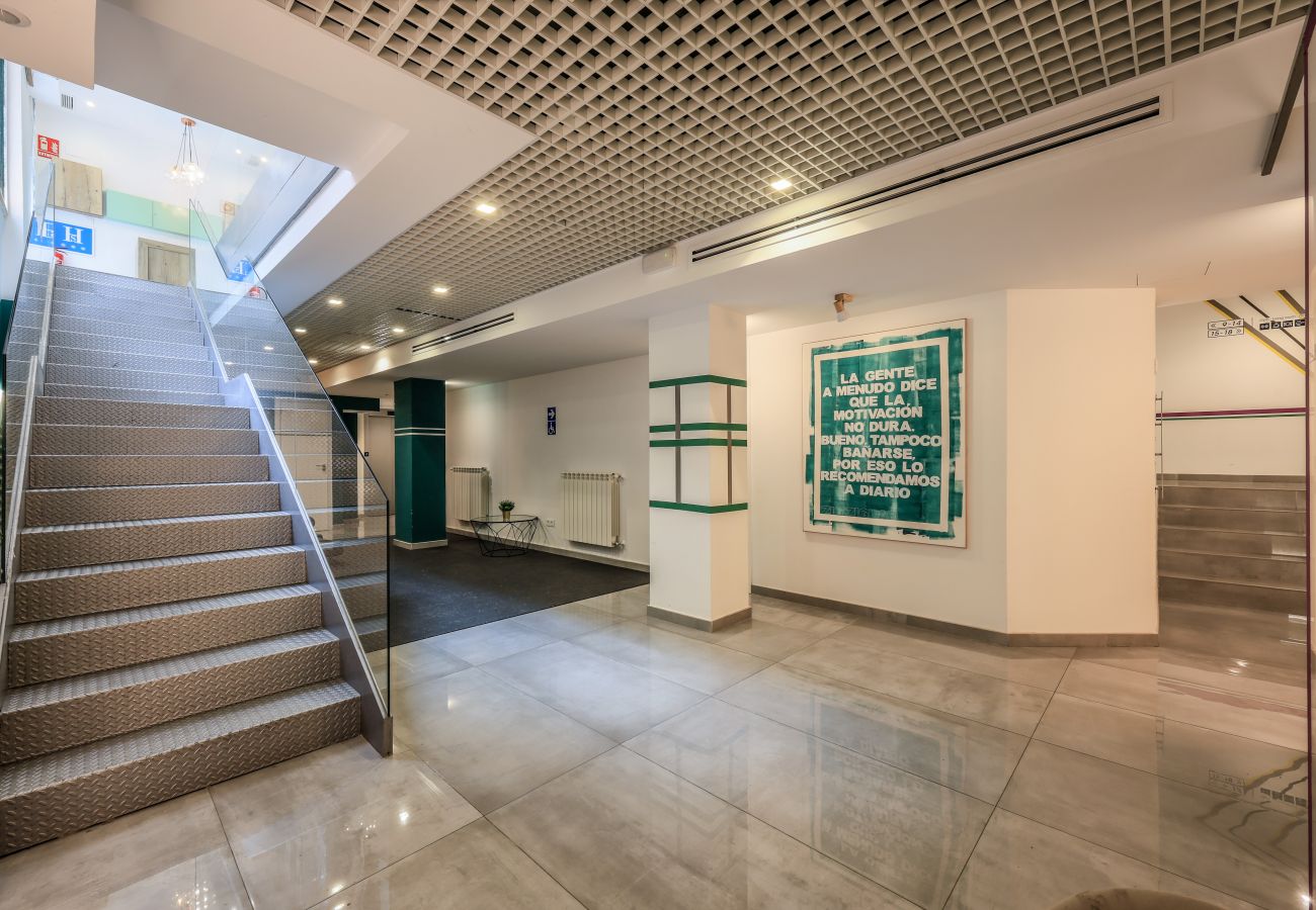 Alquiler por habitaciones en Madrid - Espectacular habitación doble con gimnasio B108 