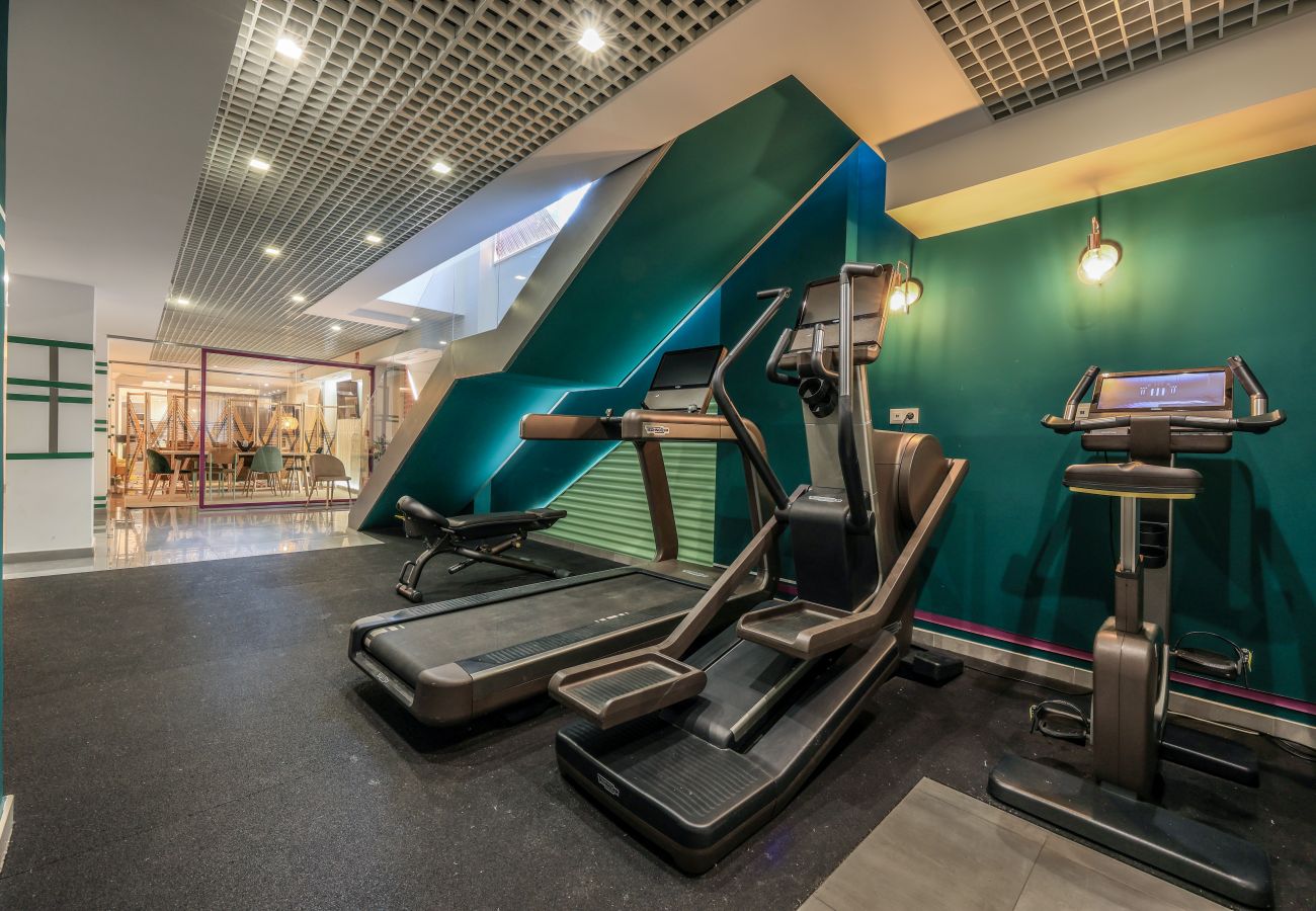 Alquiler por habitaciones en Madrid - Espectacular habitación doble con gimnasio B108 