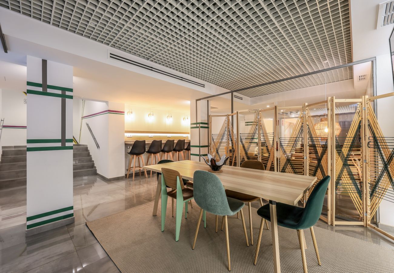 Alquiler por habitaciones en Madrid - Espectacular habitación doble con gimnasio B108 