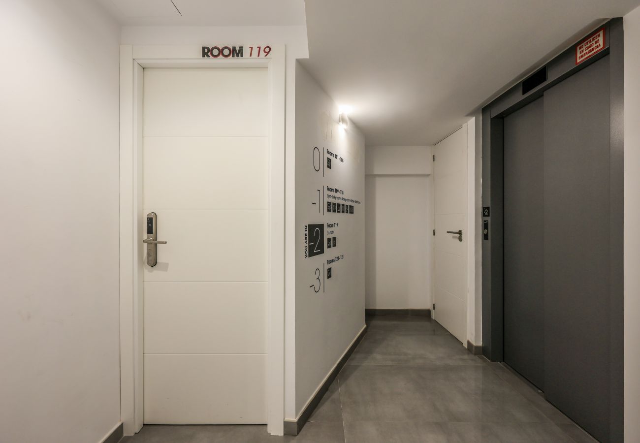 Alquiler por habitaciones en Madrid - Espectacular habitación doble con gimnasio B108 