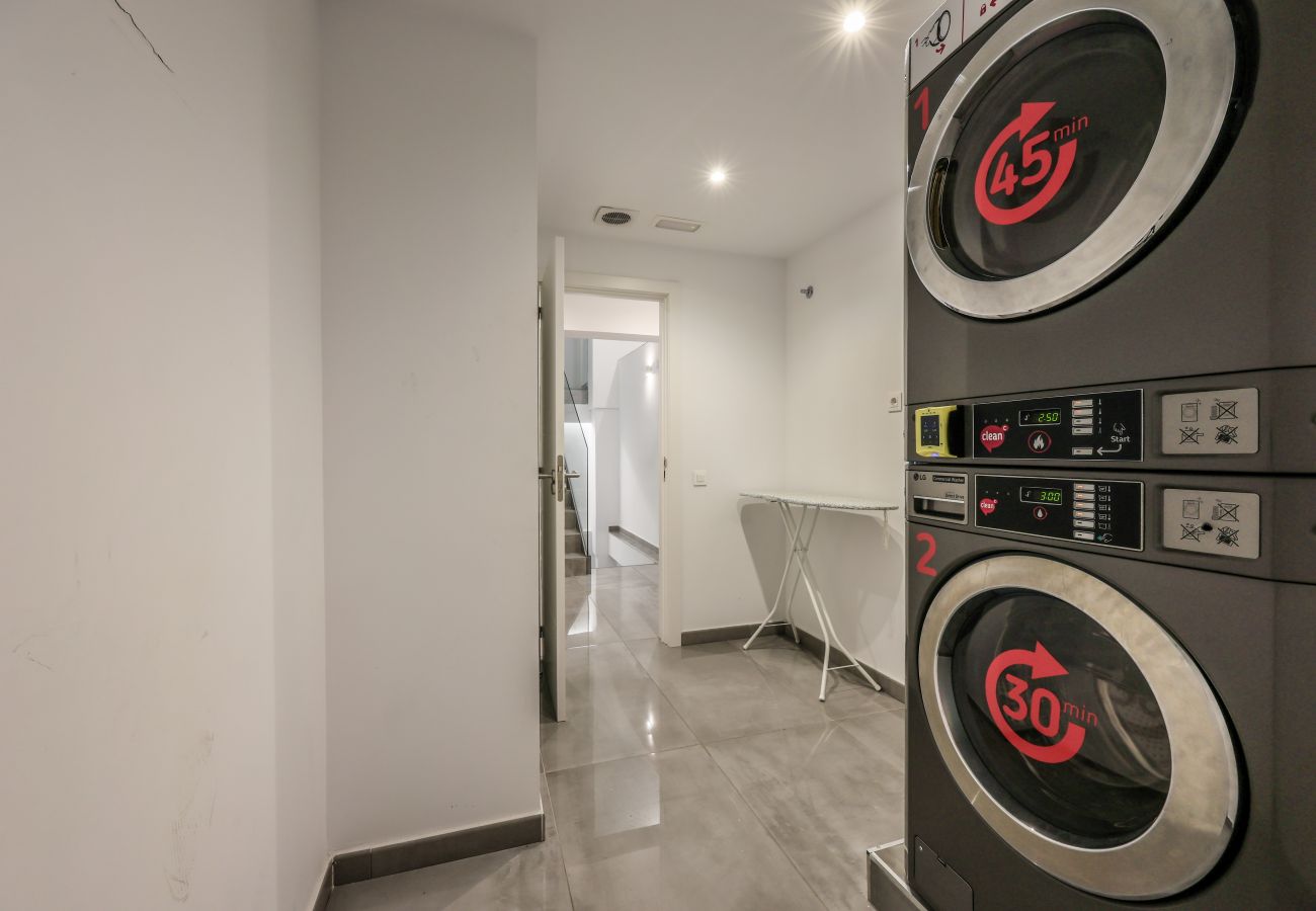 Alquiler por habitaciones en Madrid - Espectacular habitación doble con gimnasio B108 
