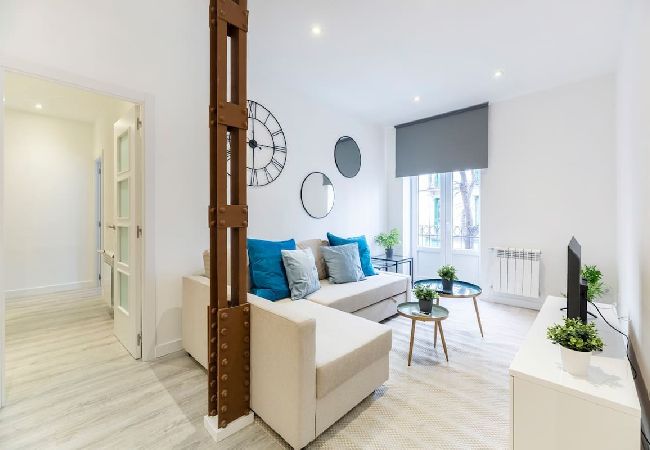 Apartahotel en Madrid - Increíble Apartamento Cuádruple en Atocha D1B 