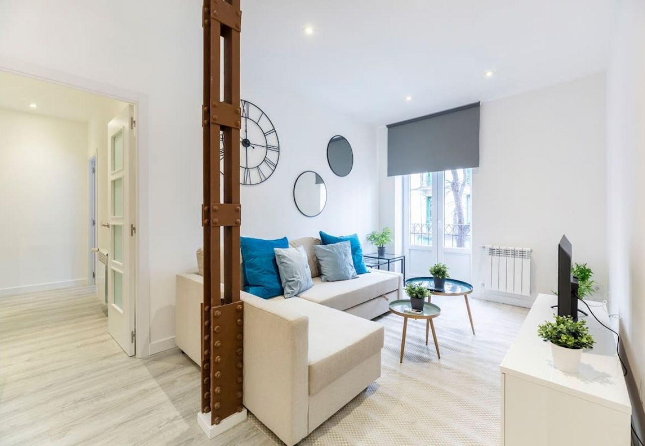 Apartahotel en Madrid - Increíble Apartamento Cuádruple en Atocha D1B 