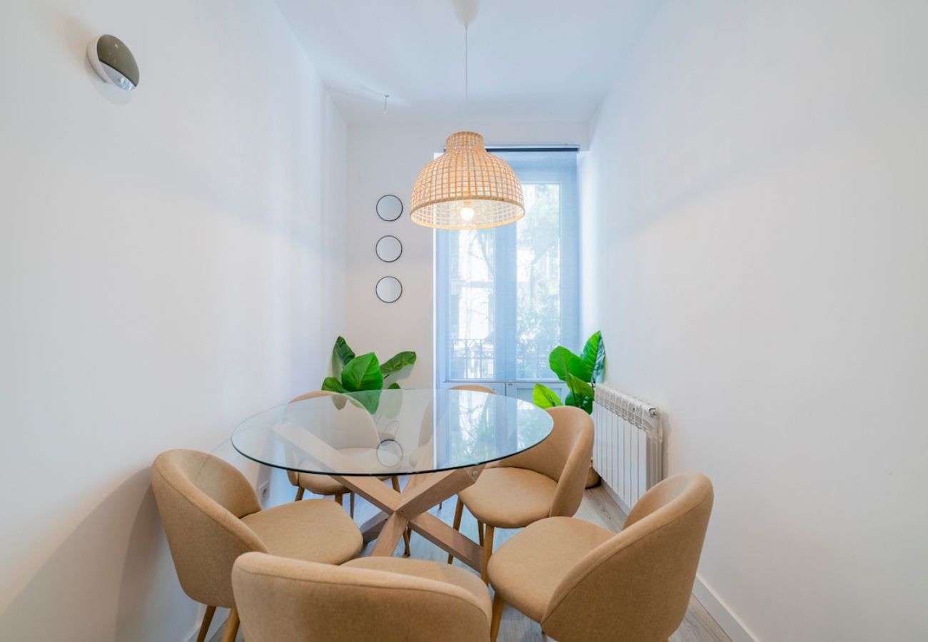 Apartahotel en Madrid - Increíble Apartamento Triple en Atocha D1A 