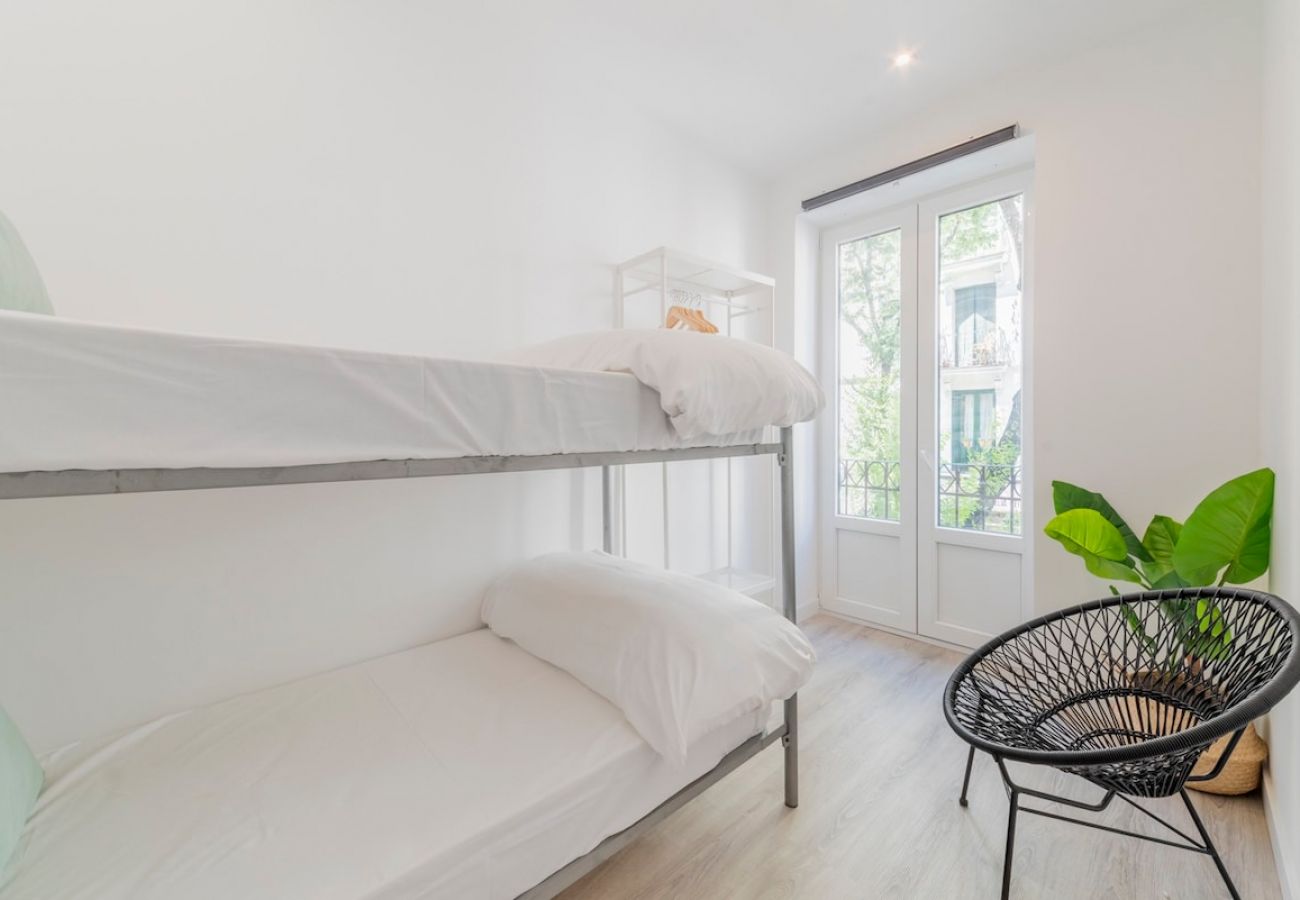 Apartahotel en Madrid - Increíble Apartamento Triple en Atocha D1A 