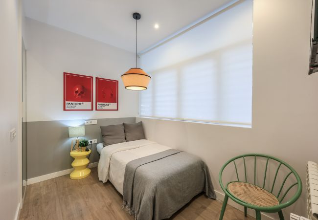 Alquiler por habitaciones en Madrid - Espectacular habitación con gimnasio B101 