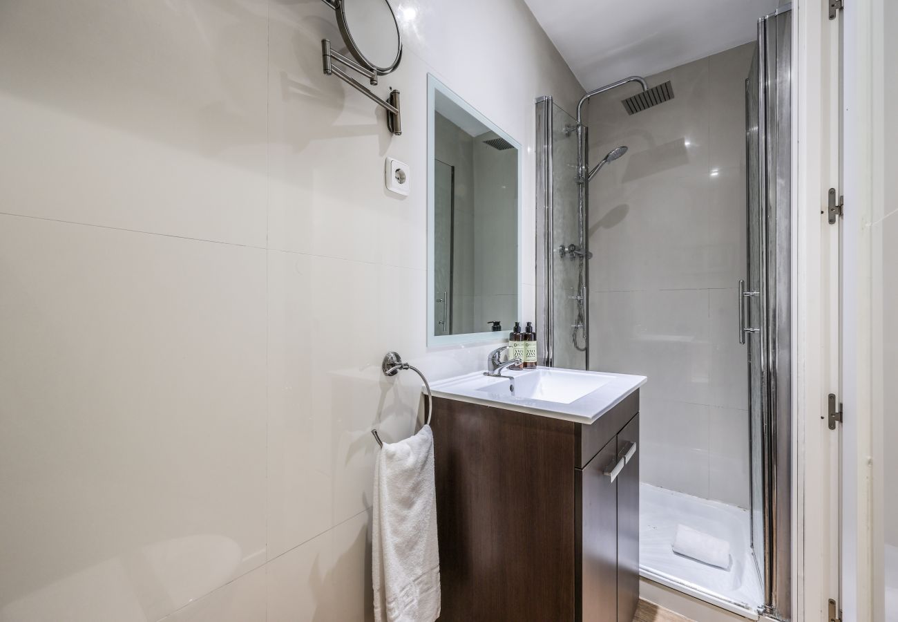 Apartahotel en Madrid - Loft Gran Via - 5º Sin Ascensor- SB1