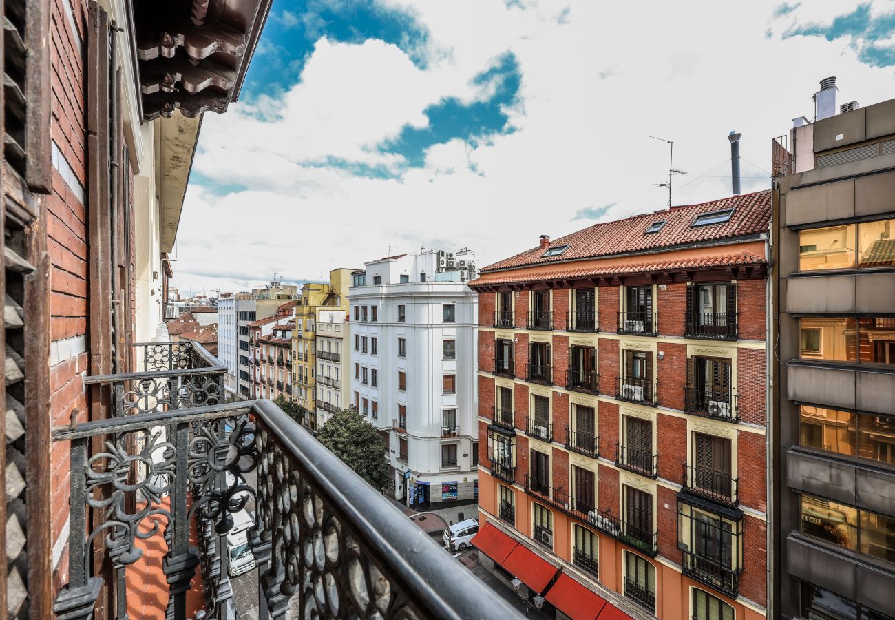 Apartahotel en Madrid - Loft Gran Via - 5º Sin Ascensor- SB1
