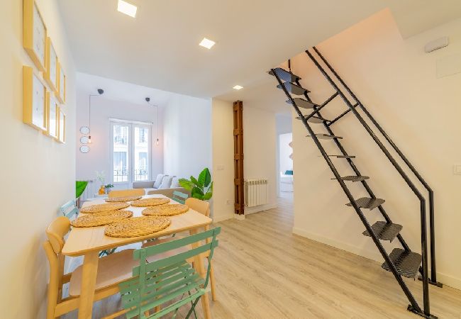 Apartahotel en Madrid - Increíble Apartamento Cuádruple en Atocha, D4A 