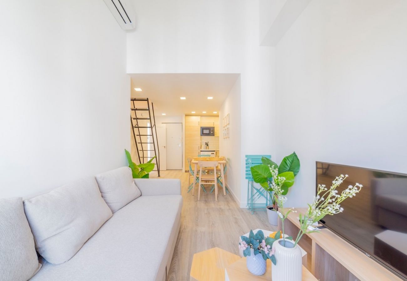 Apartahotel en Madrid - Increíble Apartamento Cuádruple en Atocha, D4A 