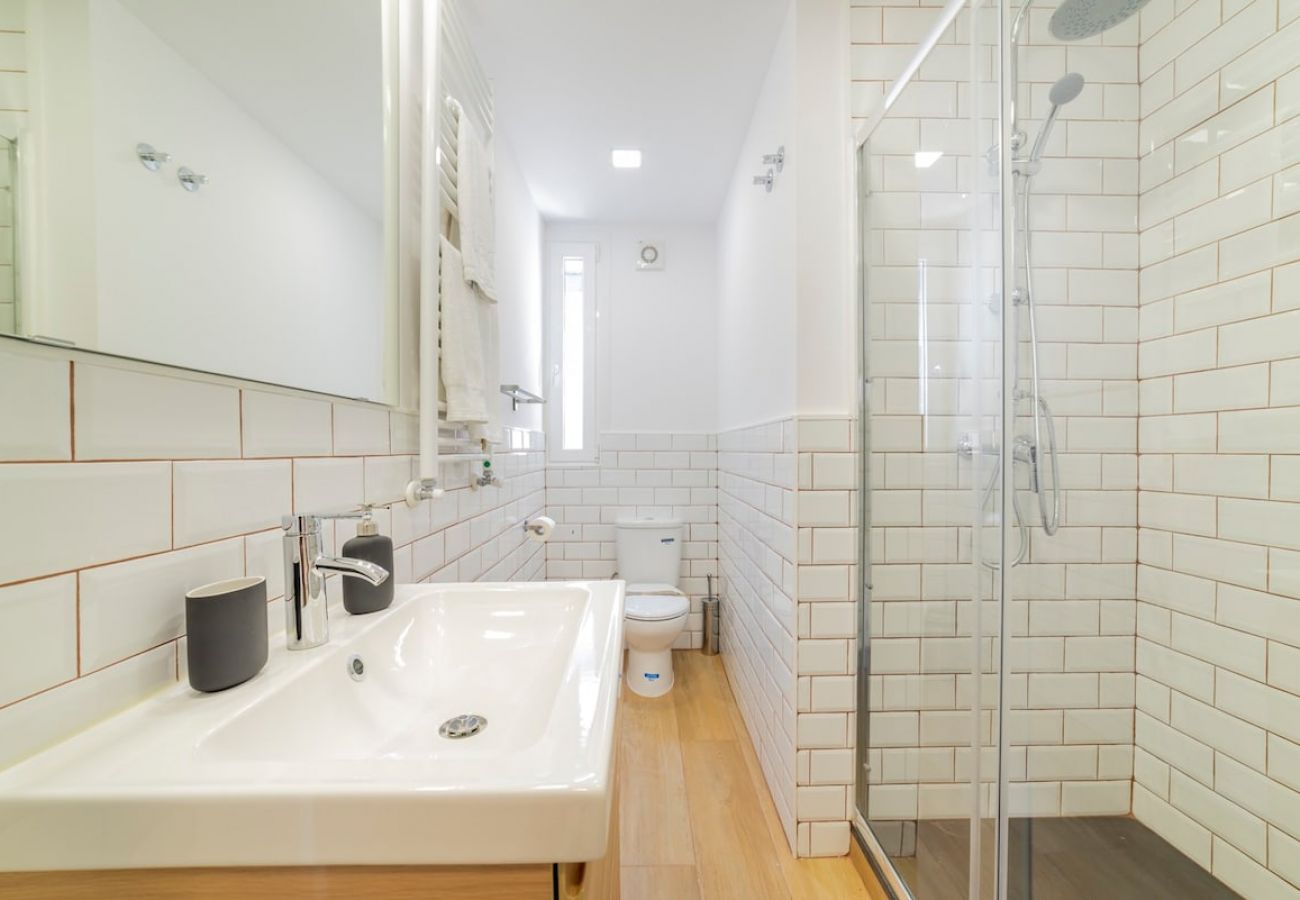 Apartahotel en Madrid - Increíble Apartamento Cuádruple en Atocha, D4A 