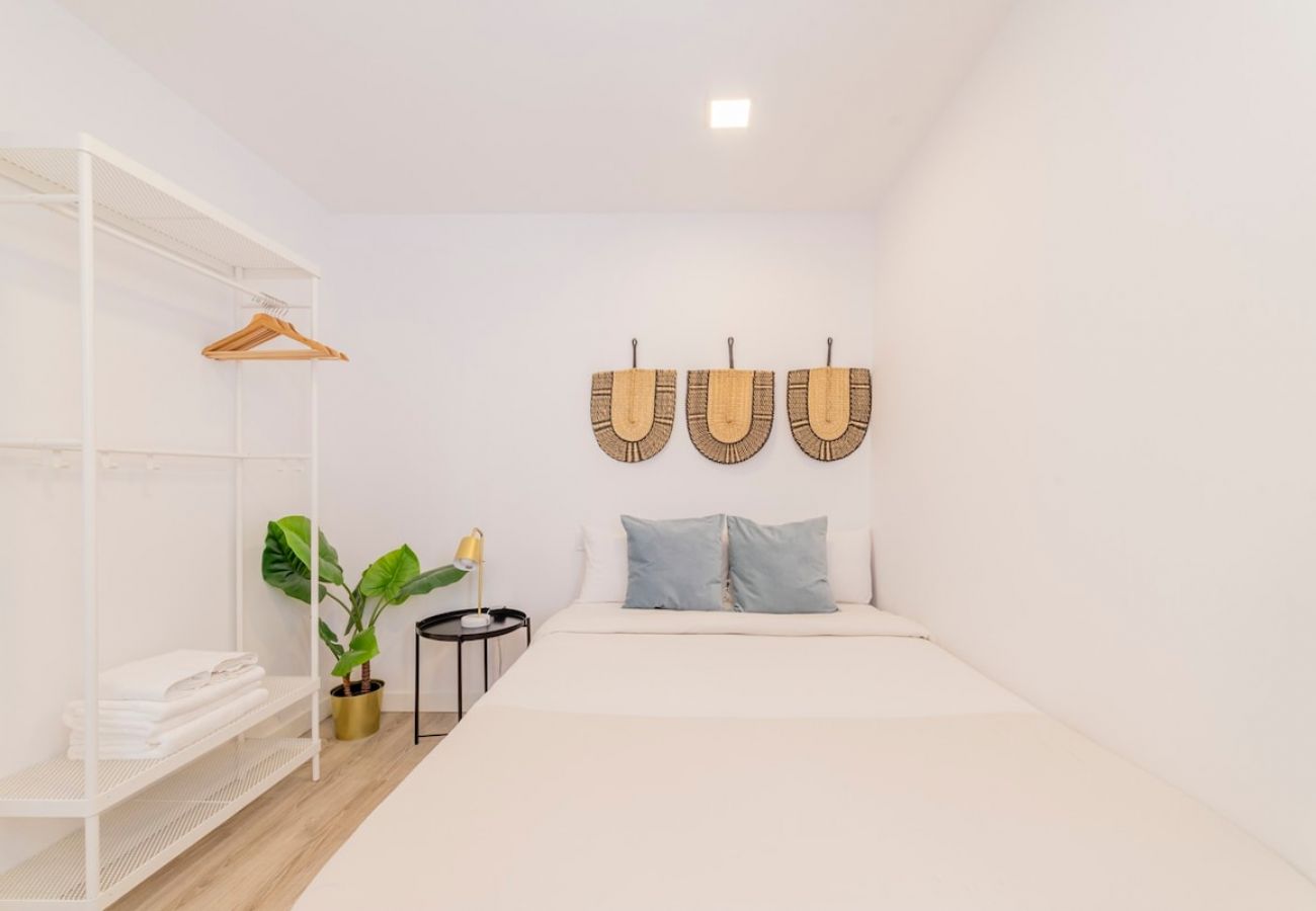 Apartahotel en Madrid - Increíble Apartamento Cuádruple en Atocha D4C 
