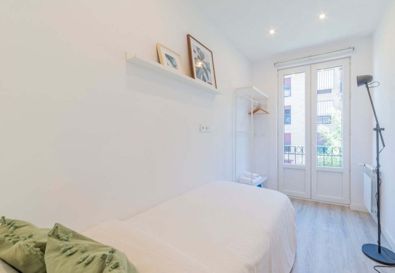 Apartahotel en Madrid - Increíble Apartamento Cuádruple en Atocha D4C 
