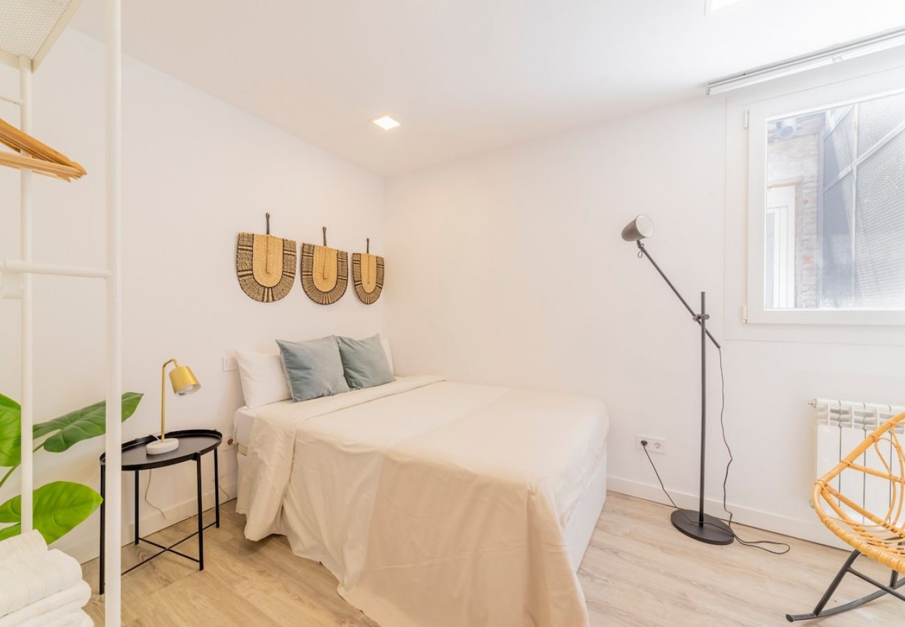 Apartahotel en Madrid - Increíble Apartamento Cuádruple en Atocha D4C 