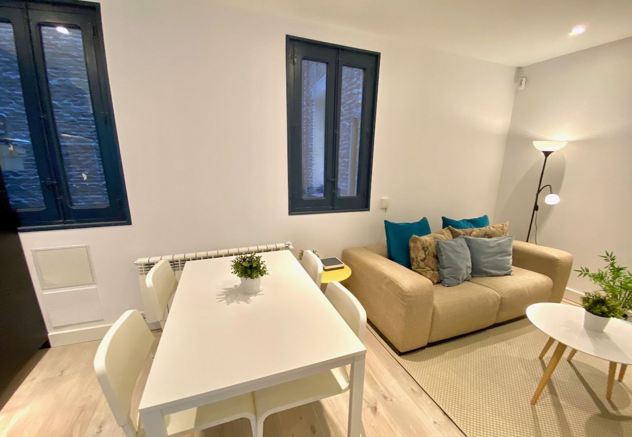 Apartahotel en Madrid - Increíble Apartamento en Atocha D1C 