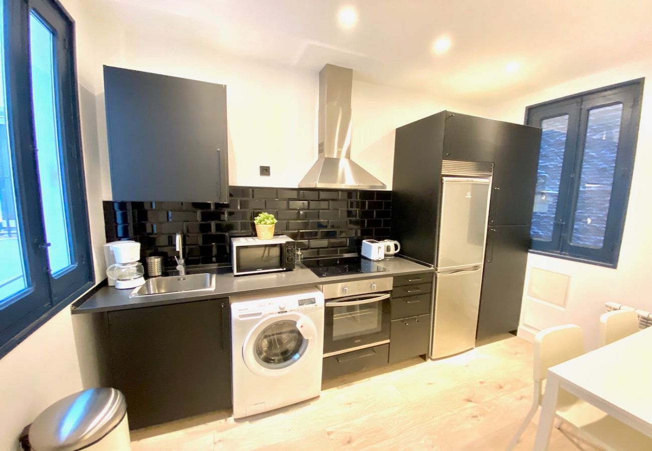 Apartahotel en Madrid - Increíble Apartamento en Atocha D1C 