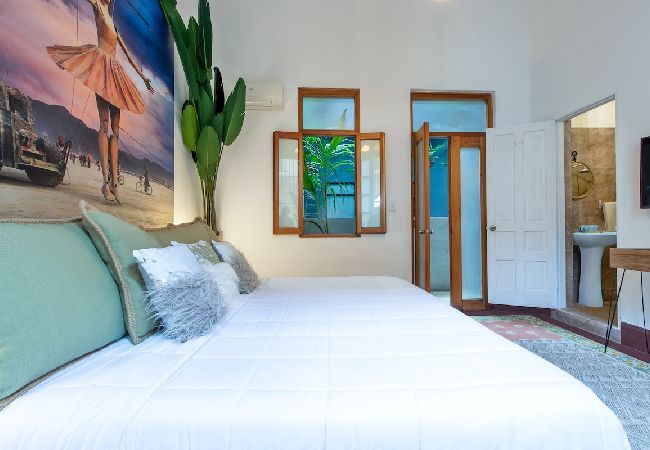 Alquiler por habitaciones en Ciudad de Panamá - Piscina y Habitación Privada Doble Colonial A5 