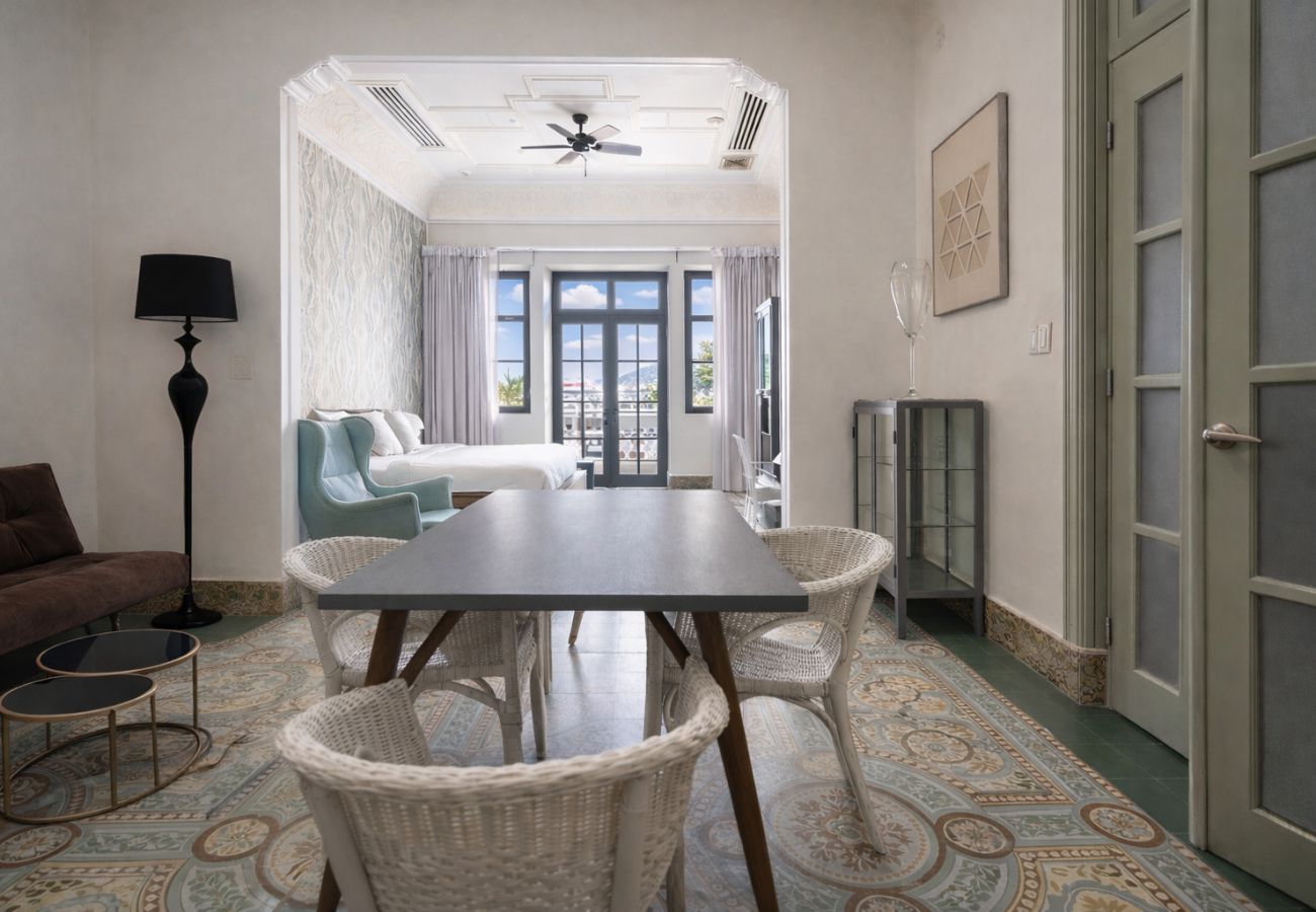 Estudio en Ciudad de Panamá - Apartamento Renovado con Balcón en Casco Viejo M8 