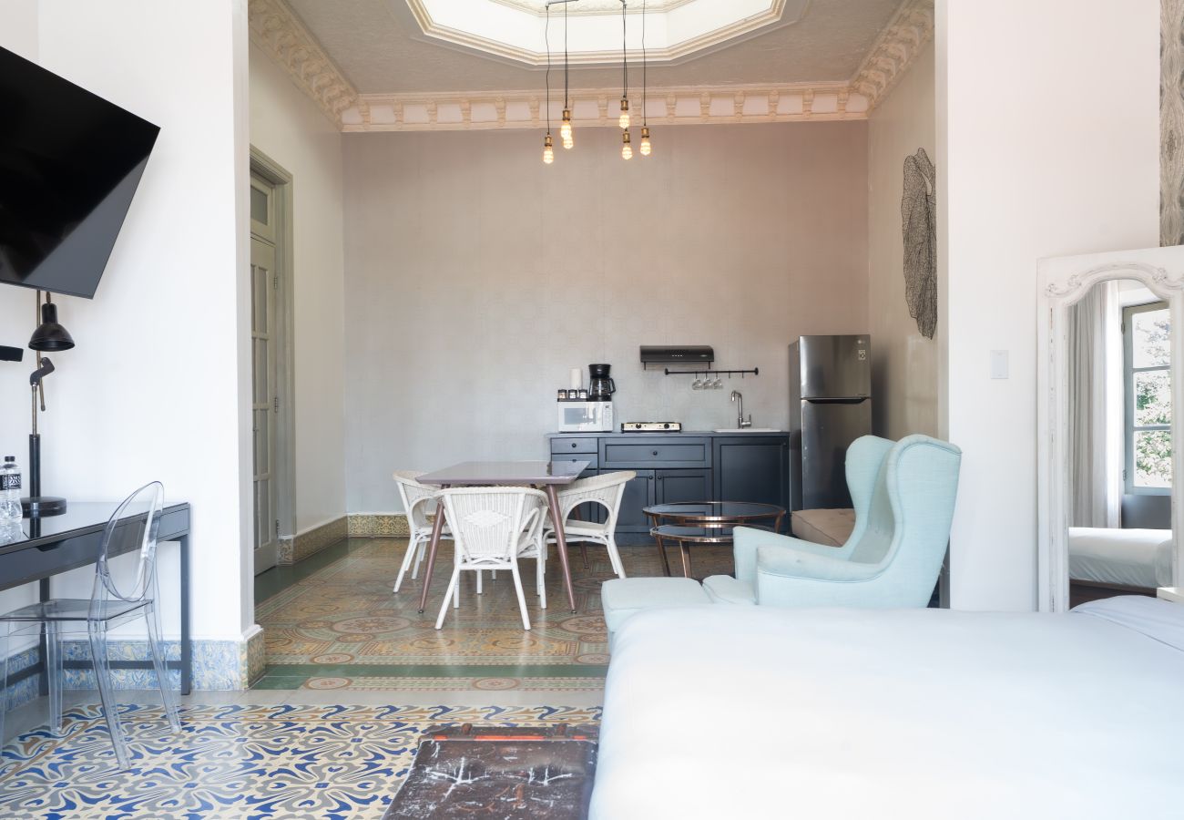 Estudio en Ciudad de Panamá - Apartamento Renovado con Balcón en Casco Viejo M8 