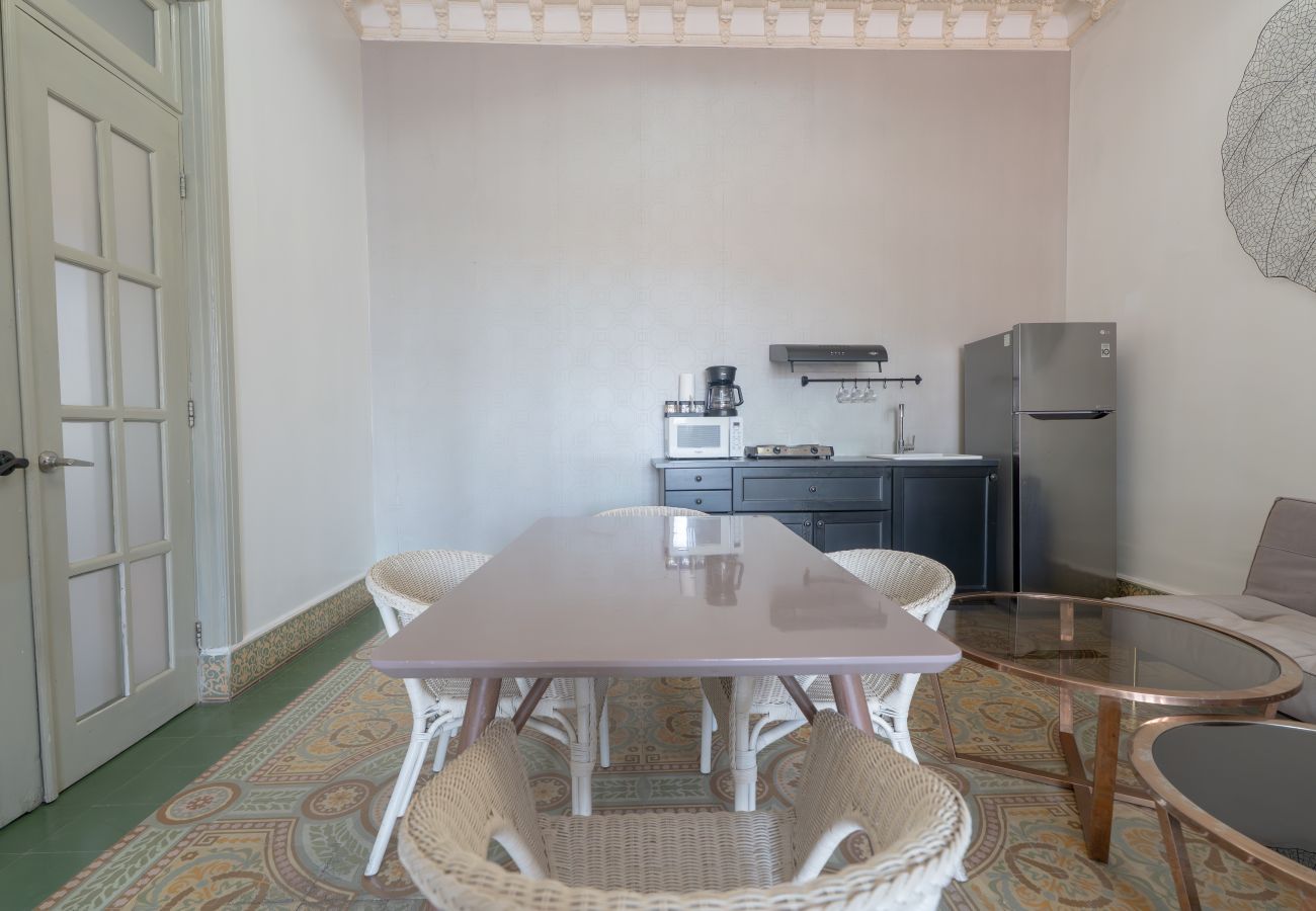 Estudio en Ciudad de Panamá - Apartamento Renovado con Balcón en Casco Viejo M8 