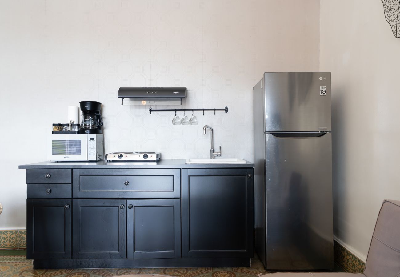 Estudio en Ciudad de Panamá - Apartamento Renovado con Balcón en Casco Viejo M8 