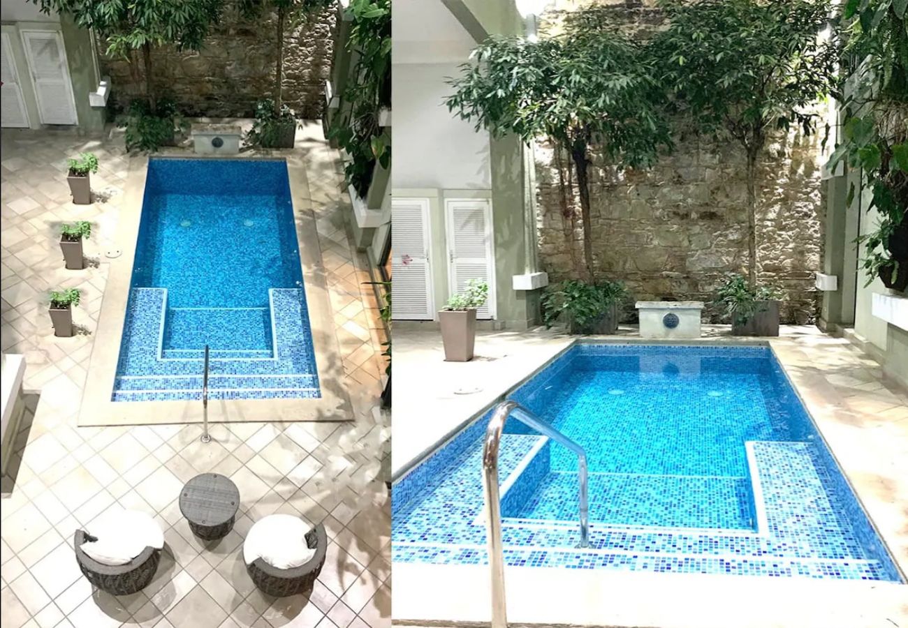 Apartamento en Ciudad de Panamá - Duplex con piscina frente al teatro nacional D6 