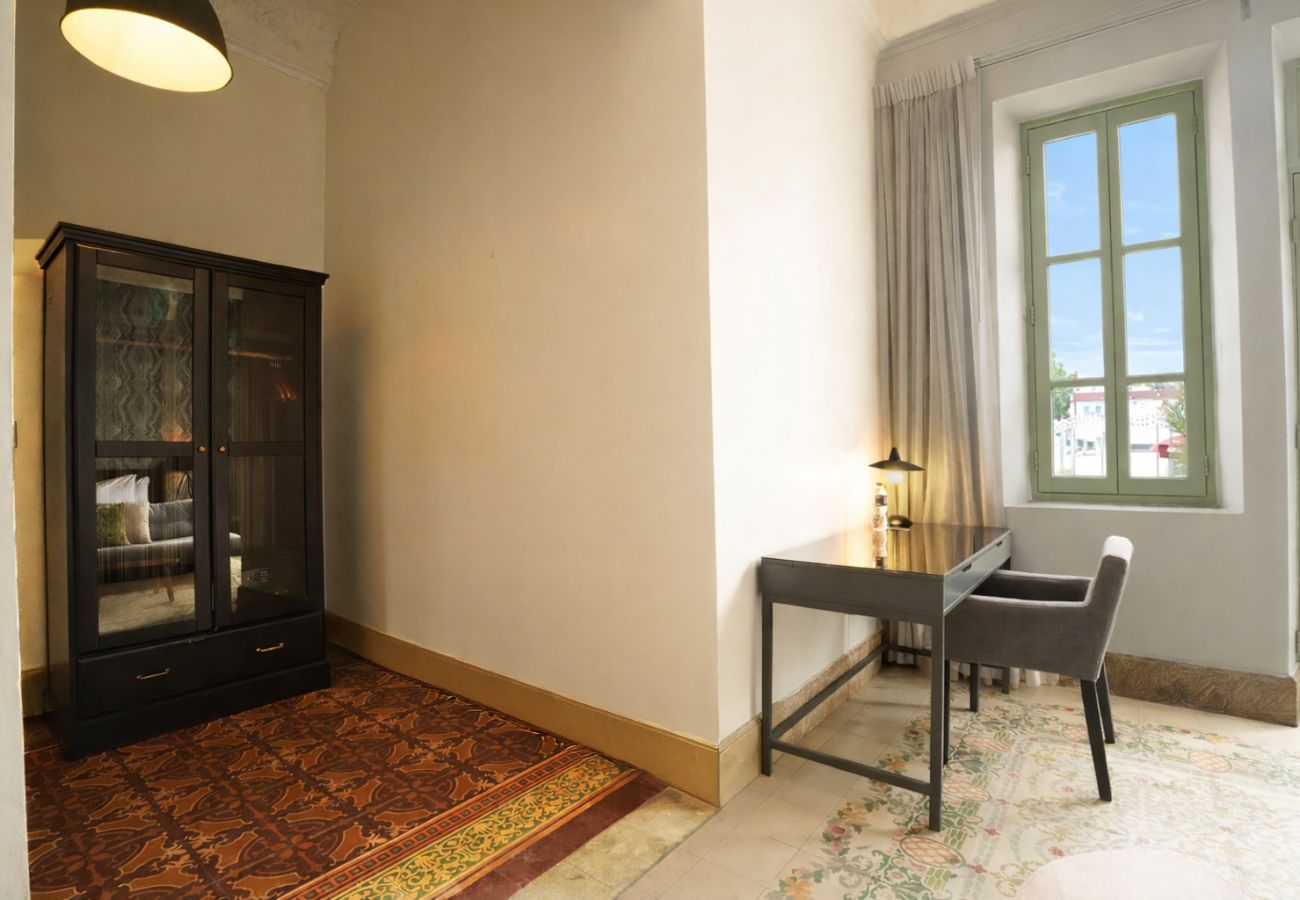 Estudio en Ciudad de Panamá - Amplio Apartamento en Casco Viejo con terraza P5 