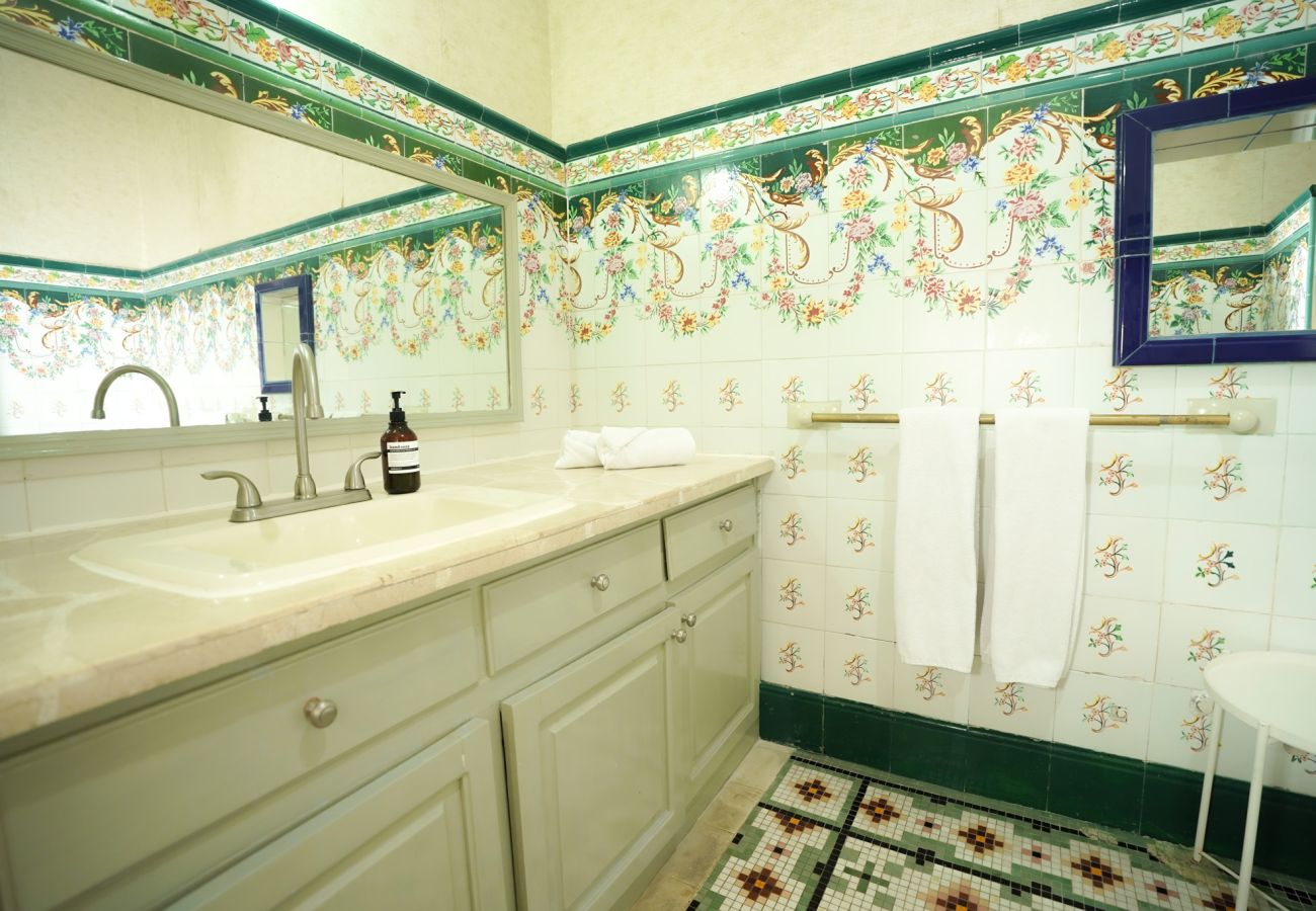 Estudio en Ciudad de Panamá - Amplio Apartamento en Casco Viejo con terraza P5 