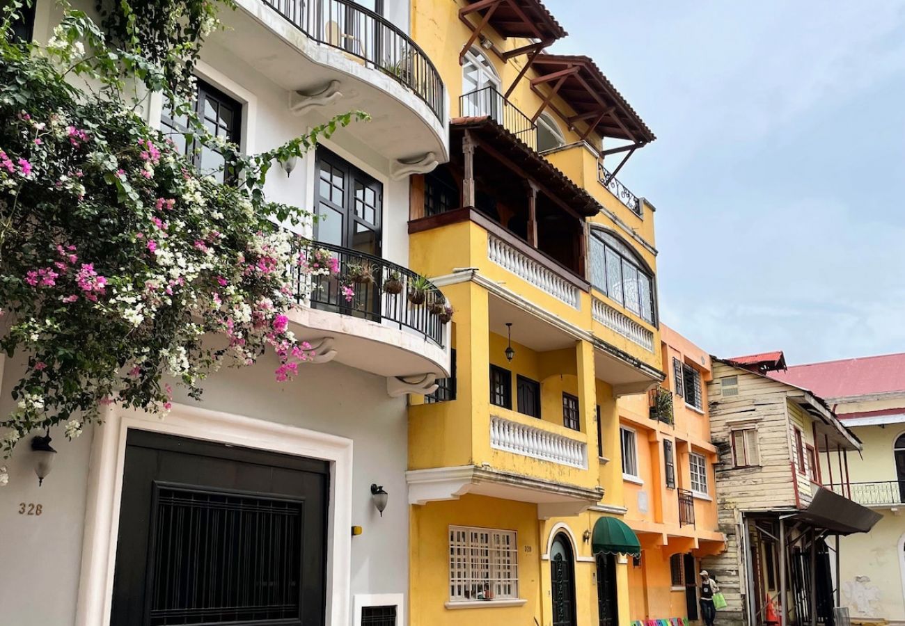 Apartamento en Ciudad de Panamá - Hermoso Apartamento de dos habitaciones con patio 
