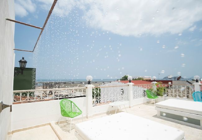 Apartahotel en Ciudad de Panamá - Espectacular apartamento con Azotea y Jacuzzi P9 