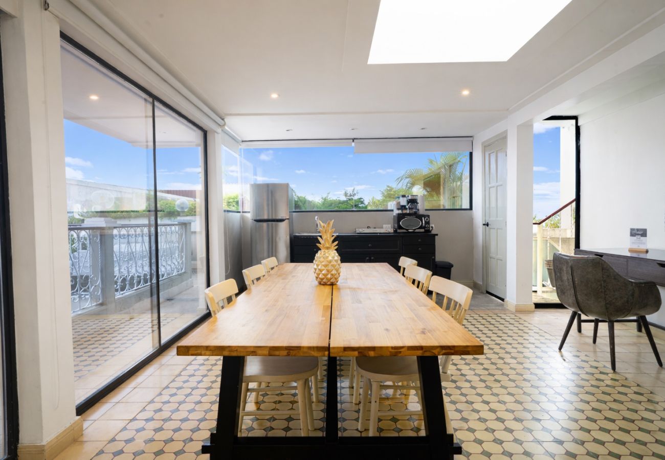 Apartahotel en Ciudad de Panamá - Espectacular Apartamento con Azotea y Jacuzzi M9 