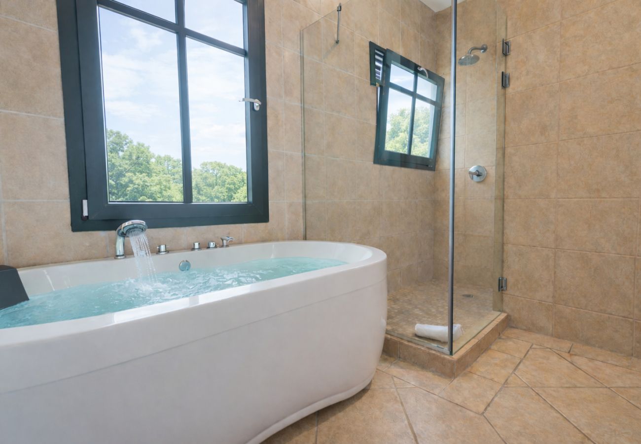 Apartamento en Ciudad de Panamá - PENTHOUSE con rooftop y piscina 5 habitaciones DI5 