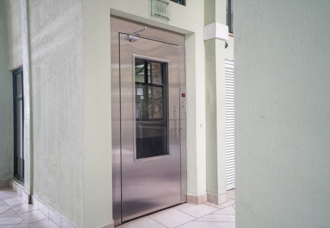 Apartamento en Ciudad de Panamá - PENTHOUSE con rooftop y piscina 5 habitaciones DI5 